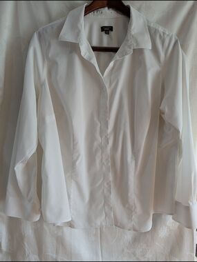 Talbots Crisp White Button-Down Long Sleeve Blouse